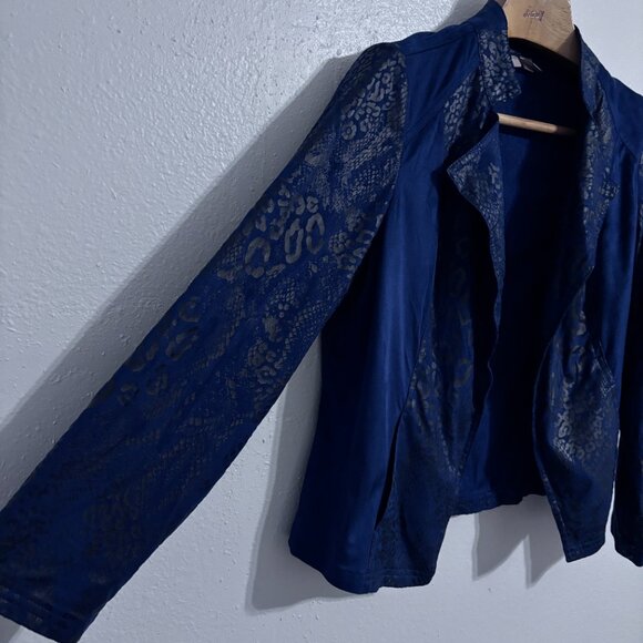Chico's Navy Shiny Snakeskin Soft Suede Open Front L/S Jacket Size 1- Medium M - Picture 3 of 13